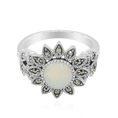 Bague en argent et Opale blanche