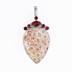 Pendentif en argent et Corail fossilisé